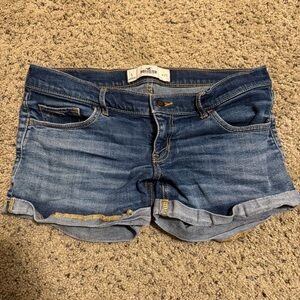 Hollister Denim Shorts Size 5
